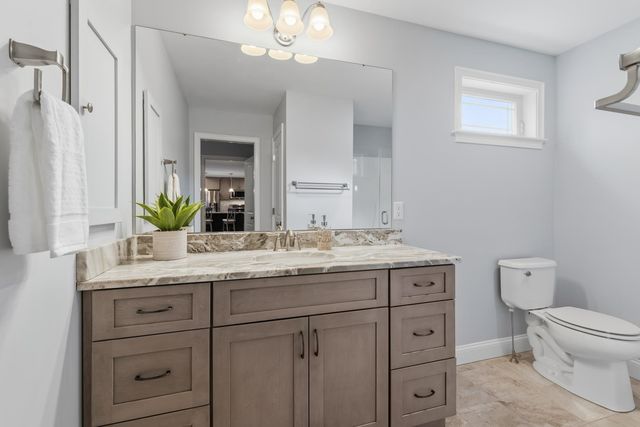 10 Wilson Way, Brentwood, NH 03833
