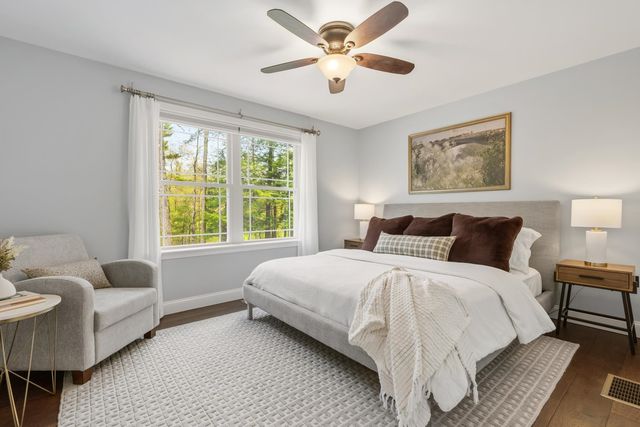 10 Wilson Way, Brentwood, NH 03833