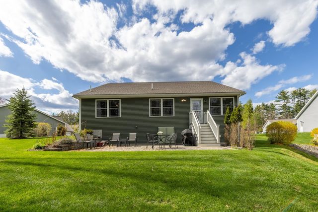 10 Wilson Way, Brentwood, NH 03833