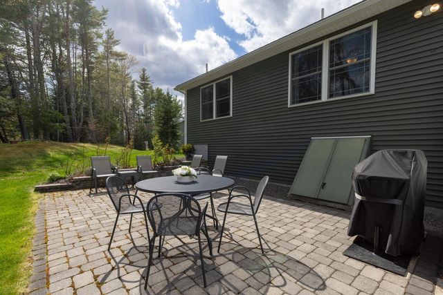 10 Wilson Way, Brentwood, NH 03833
