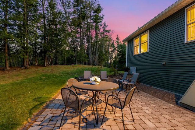 10 Wilson Way, Brentwood, NH 03833