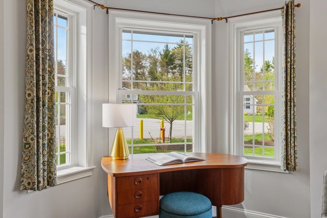 10 Wilson Way, Brentwood, NH 03833