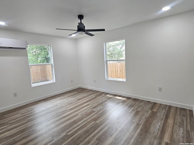 1418 ESSEX ST, San Antonio, TX 78210