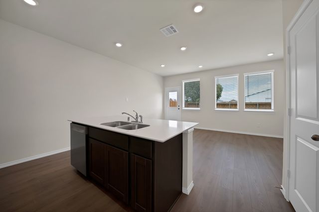 124 Tall Cedar Way, Princeton, TX 75407