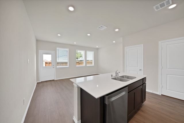 124 Tall Cedar Way, Princeton, TX 75407