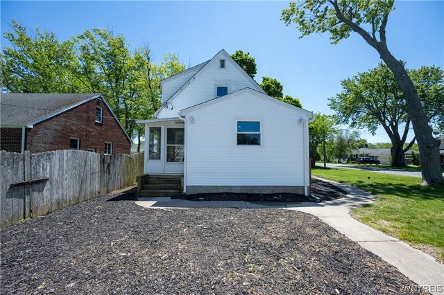 4636 Kennison Parkway, Hamburg, NY 14075