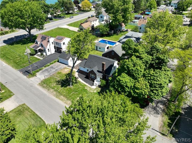 4636 Kennison Parkway, Hamburg, NY 14075