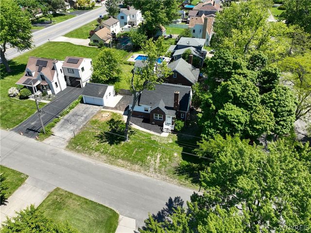 4636 Kennison Parkway, Hamburg, NY 14075