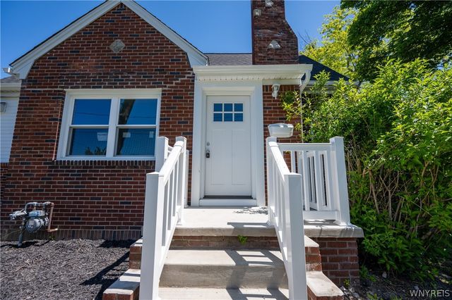 4636 Kennison Parkway, Hamburg, NY 14075
