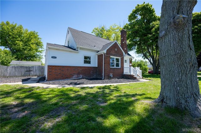 4636 Kennison Parkway, Hamburg, NY 14075