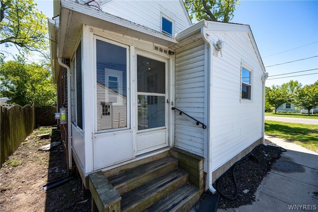 4636 Kennison Parkway, Hamburg, NY 14075