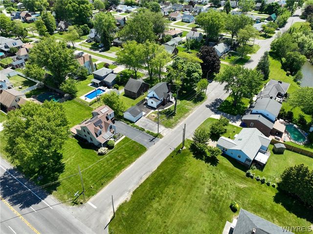 4636 Kennison Parkway, Hamburg, NY 14075