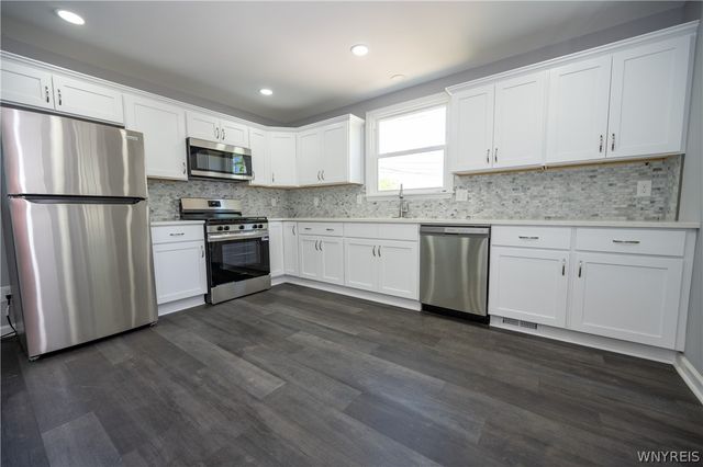 4636 Kennison Parkway, Hamburg, NY 14075