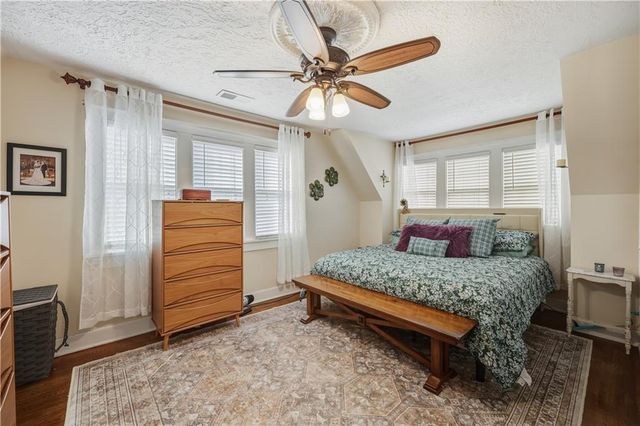 1303 Pembroke Lane, Topeka, KS 66604