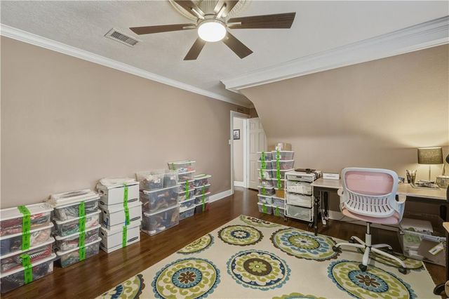 1303 Pembroke Lane, Topeka, KS 66604