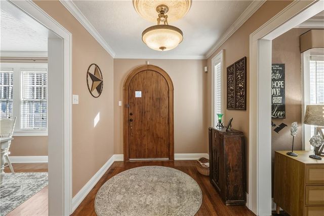 1303 Pembroke Lane, Topeka, KS 66604