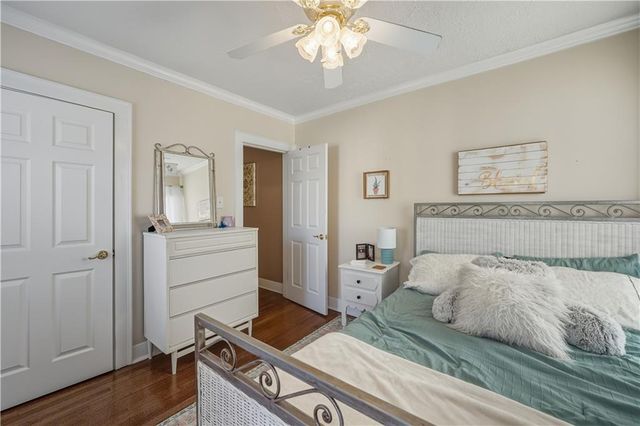 1303 Pembroke Lane, Topeka, KS 66604