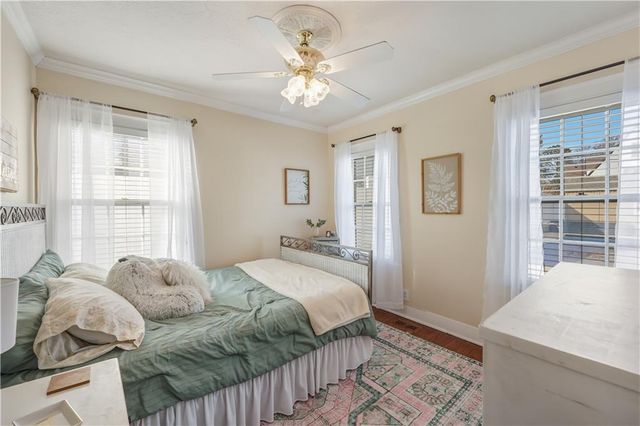 1303 Pembroke Lane, Topeka, KS 66604