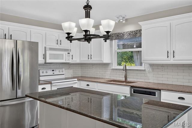 1108 Hampton Meadows Drive, O'fallon, MO 63368