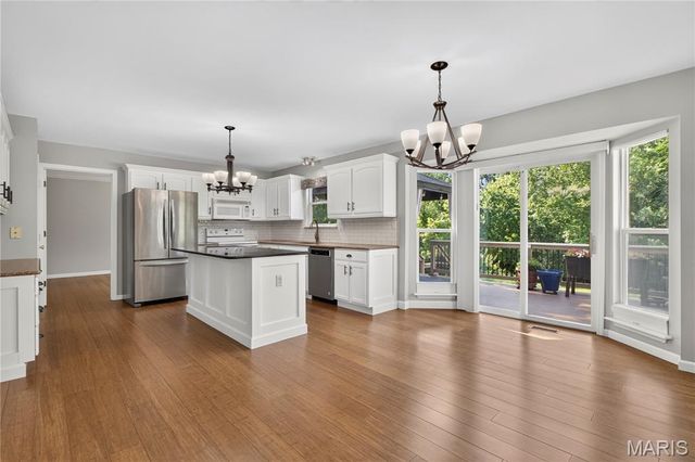 1108 Hampton Meadows Drive, O'fallon, MO 63368