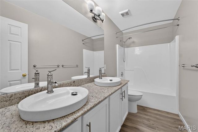 1108 Hampton Meadows Drive, O'fallon, MO 63368