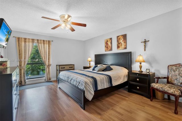 1121 NW 98th Terrace 119, Pembroke Pines, FL 33024