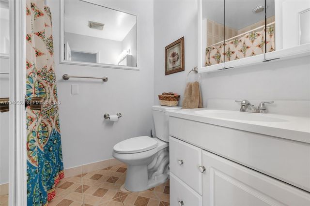 1121 NW 98th Terrace 119, Pembroke Pines, FL 33024