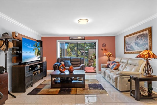 1121 NW 98th Terrace 119, Pembroke Pines, FL 33024