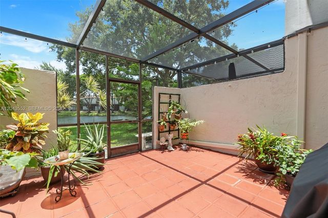 1121 NW 98th Terrace 119, Pembroke Pines, FL 33024