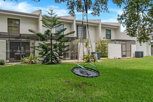 1121 NW 98th Terrace 119, Pembroke Pines, FL 33024