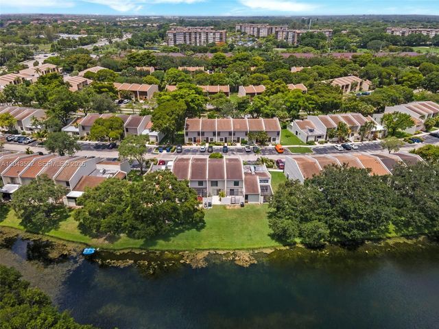 1121 NW 98th Terrace 119, Pembroke Pines, FL 33024