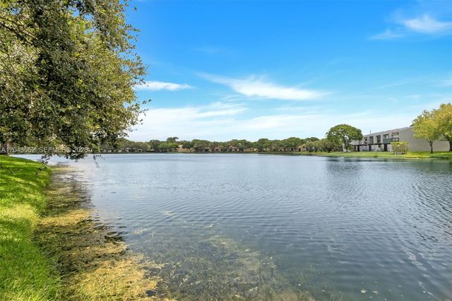 1121 NW 98th Terrace 119, Pembroke Pines, FL 33024