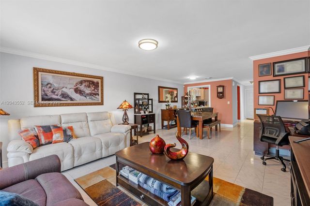 1121 NW 98th Terrace 119, Pembroke Pines, FL 33024