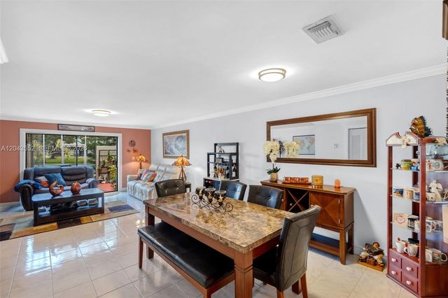 1121 NW 98th Terrace 119, Pembroke Pines, FL 33024