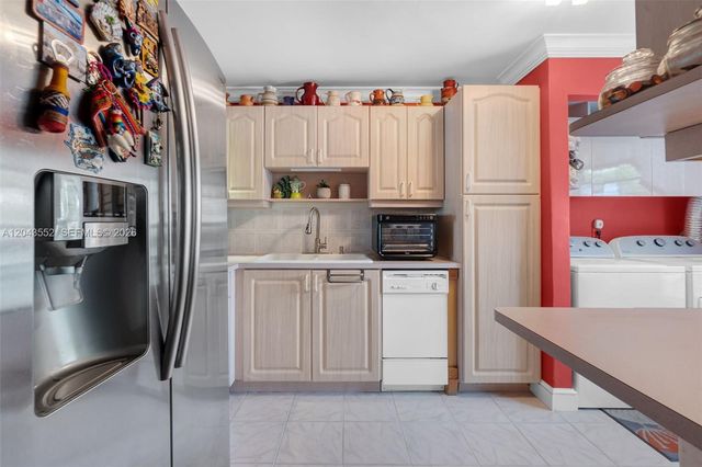 1121 NW 98th Terrace 119, Pembroke Pines, FL 33024
