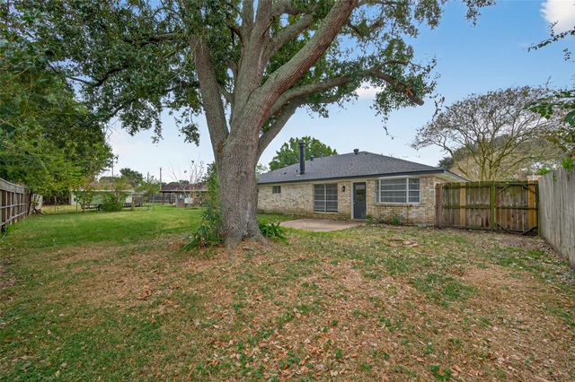 517 N Travis Street, Deer Park, TX 77536