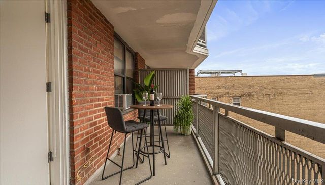 61-35 98th St 7G, Rego Park, NY 11374