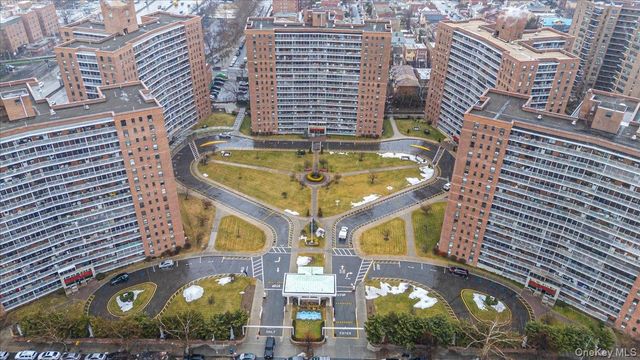 61-35 98th St 7G, Rego Park, NY 11374