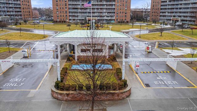 61-35 98th St 7G, Rego Park, NY 11374