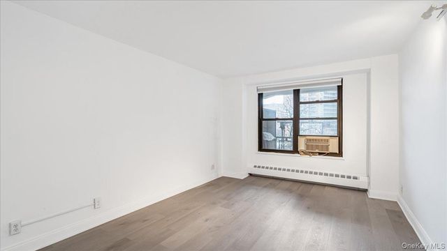 61-35 98th St 7G, Rego Park, NY 11374
