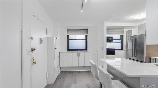 61-35 98th St 7G, Rego Park, NY 11374