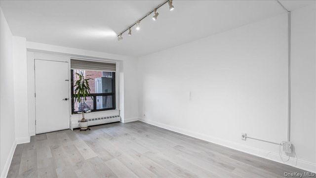 61-35 98th St 7G, Rego Park, NY 11374