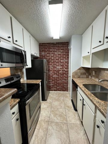 10047 Westpark Drive 72, Houston, TX 77042