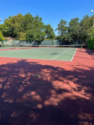 10047 Westpark Drive 72, Houston, TX 77042