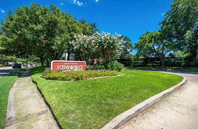 10047 Westpark Drive 72, Houston, TX 77042