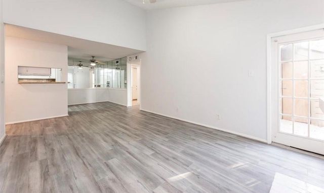 10047 Westpark Drive 72, Houston, TX 77042