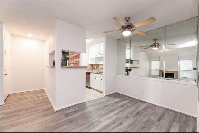 10047 Westpark Drive 72, Houston, TX 77042