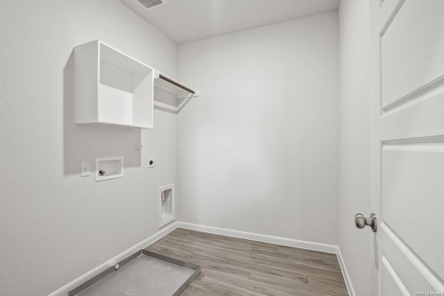 11111 Luckenbach Loop, Converse, TX 78109