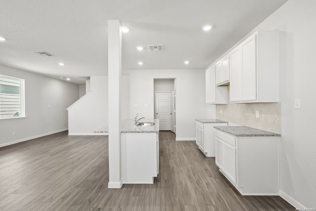 11111 Luckenbach Loop, Converse, TX 78109