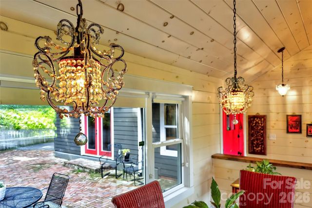 75 Old Lakey Gap Road, Black Mountain, NC 28711